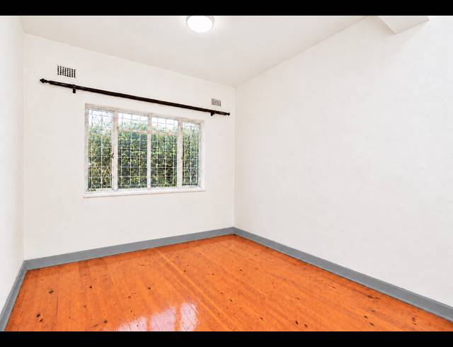 2 BEDROOM APARTMENT FOR SALE IN ESSENWOOD